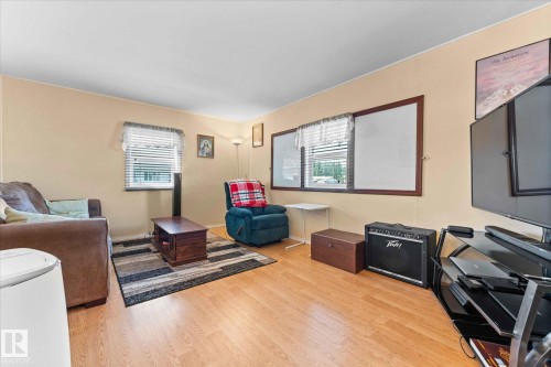 5240 53 Avenue, Wabamun, AB - Indoor