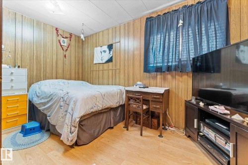 5240 53 Avenue, Wabamun, AB - Indoor Photo Showing Bedroom