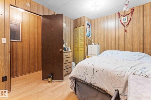 5240 53 Avenue, Wabamun, AB - Indoor Photo Showing Bedroom