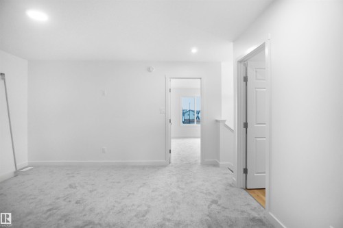 4 Ellis Link, Spruce Grove, AB - Indoor Photo Showing Other Room