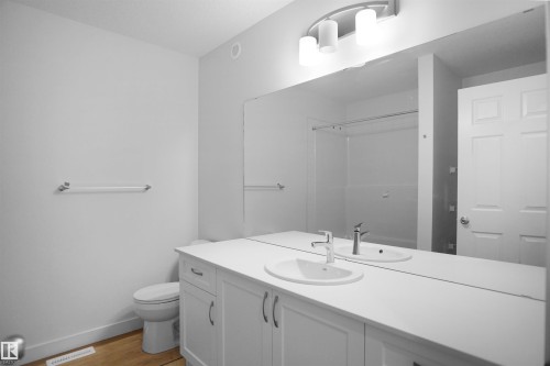 4 Ellis Link, Spruce Grove, AB - Indoor Photo Showing Bathroom