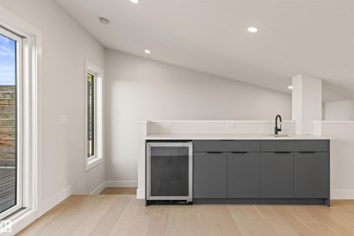 2 8343 Saskatchewan Drive, Edmonton, AB - Indoor Photo Showing Other Room