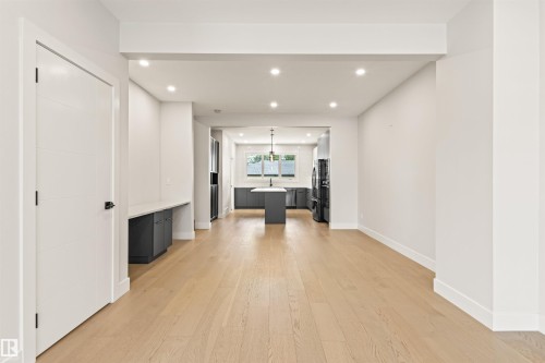 2 8343 Saskatchewan Drive, Edmonton, AB - Indoor