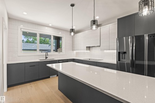 2 8343 Saskatchewan Drive, Edmonton, AB - Indoor Photo Showing Kitchen With Upgraded Kitchen