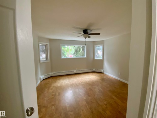 34 9914 80 Avenue, Edmonton, AB - Indoor Photo Showing Other Room