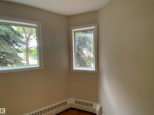 34 9914 80 Avenue, Edmonton, AB - Indoor Photo Showing Other Room
