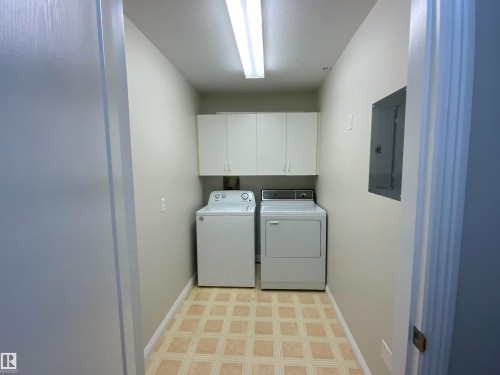 34 9914 80 Avenue, Edmonton, AB - Indoor Photo Showing Laundry Room
