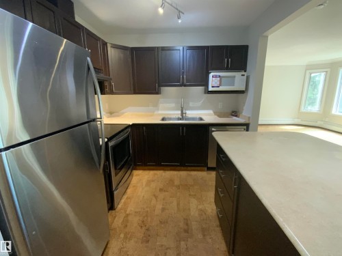 34 9914 80 Avenue, Edmonton, AB - Indoor Photo Showing Kitchen