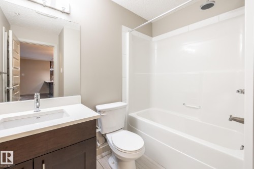 116 4008 Savaryn Drive, Edmonton, AB - Indoor Photo Showing Bathroom