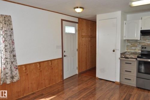 17-4839 47 Street, Gibbons, AB - Indoor Photo Showing Kitchen