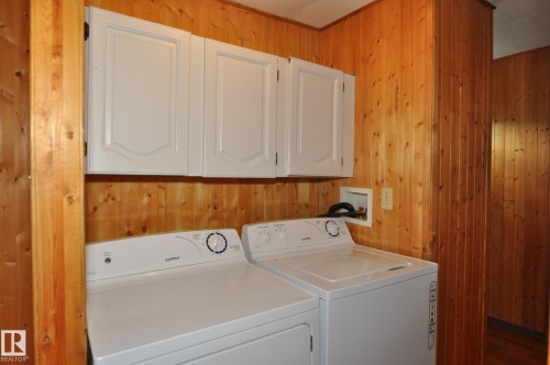 17-4839 47 Street, Gibbons, AB - Indoor Photo Showing Laundry Room