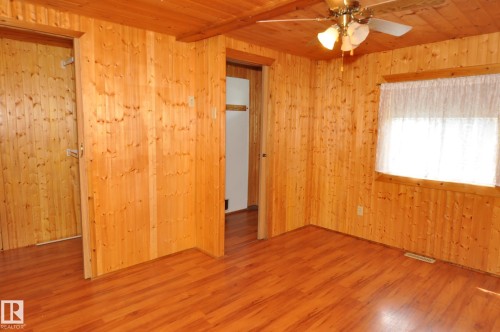 17-4839 47 Street, Gibbons, AB - Indoor Photo Showing Other Room
