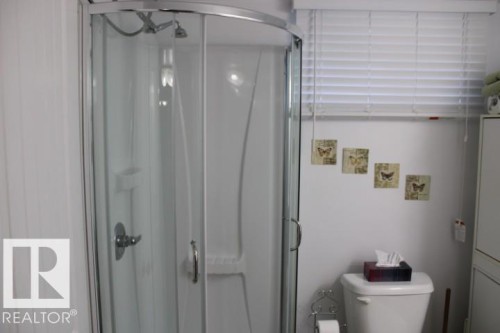 13304 70 Street, Edmonton, AB - Indoor Photo Showing Bathroom