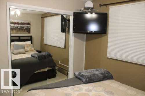 13304 70 Street, Edmonton, AB - Indoor Photo Showing Bedroom