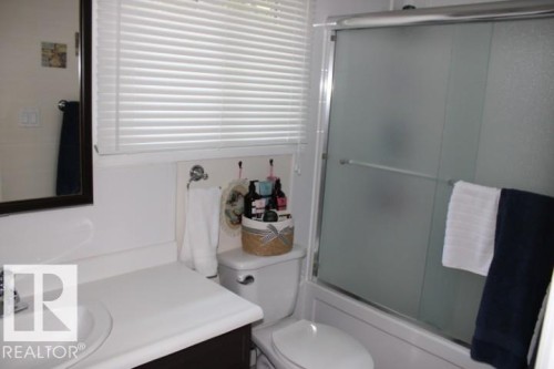 13304 70 Street, Edmonton, AB - Indoor Photo Showing Bathroom