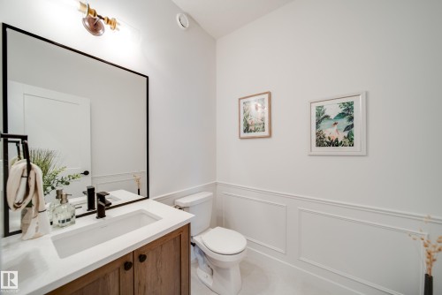 96 Chelles Wynd, St. Albert, AB - Indoor Photo Showing Bathroom