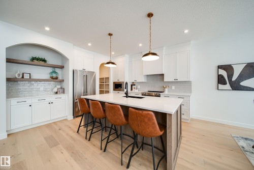 96 Chelles Wynd, St. Albert, AB - Indoor Photo Showing Kitchen With Upgraded Kitchen