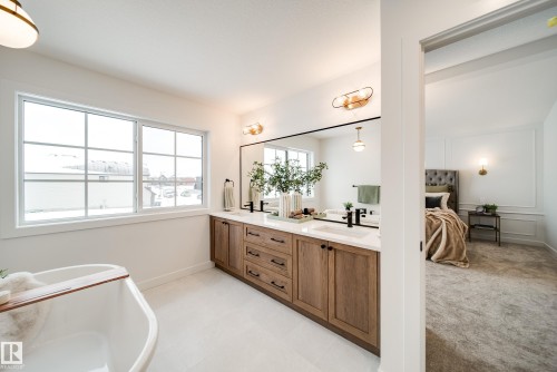 96 Chelles Wynd, St. Albert, AB - Indoor Photo Showing Bathroom