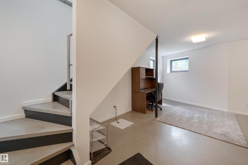 50 Sylvancroft Lane, Edmonton, AB - Indoor Photo Showing Other Room