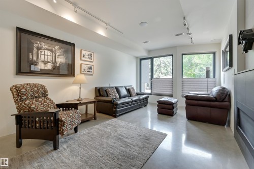 50 Sylvancroft Lane, Edmonton, AB - Indoor Photo Showing Living Room