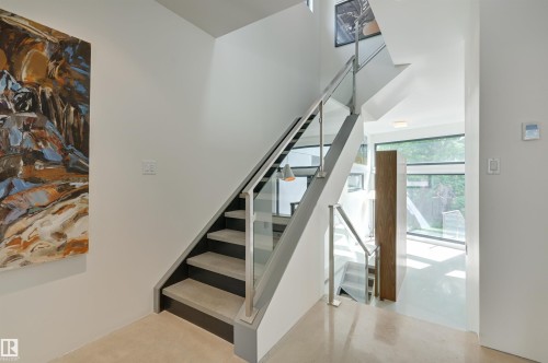 50 Sylvancroft Lane, Edmonton, AB - Indoor Photo Showing Other Room