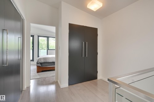 50 Sylvancroft Lane, Edmonton, AB - Indoor Photo Showing Other Room