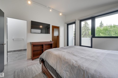 50 Sylvancroft Lane, Edmonton, AB - Indoor Photo Showing Bedroom
