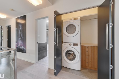 50 Sylvancroft Lane, Edmonton, AB - Indoor Photo Showing Laundry Room