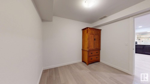 5440 1A Avenue, Edmonton, AB - Indoor Photo Showing Other Room