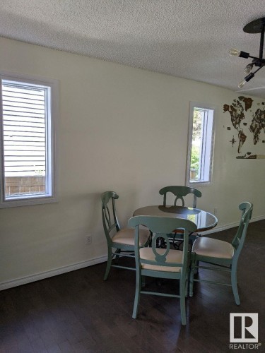 11242 95A Street, Edmonton, AB - Indoor Photo Showing Dining Room
