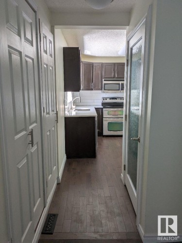 11242 95A Street, Edmonton, AB - Indoor Photo Showing Kitchen