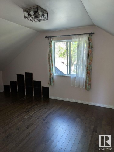 11242 95A Street, Edmonton, AB - Indoor Photo Showing Other Room