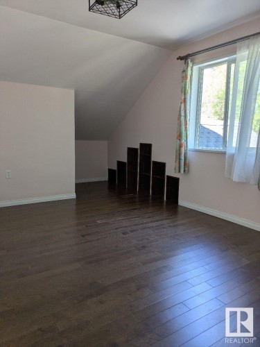 11242 95A Street, Edmonton, AB - Indoor Photo Showing Other Room