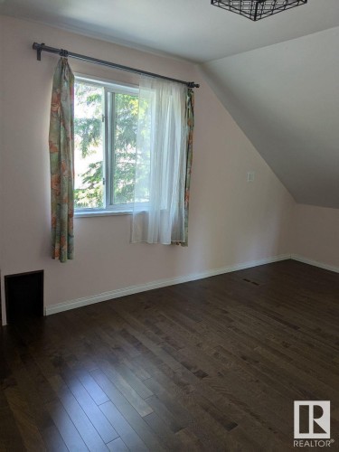 11242 95A Street, Edmonton, AB - Indoor Photo Showing Other Room