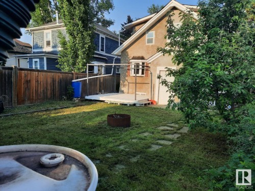 11242 95A Street, Edmonton, AB - Outdoor