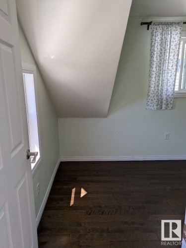 11242 95A Street, Edmonton, AB - Indoor Photo Showing Other Room