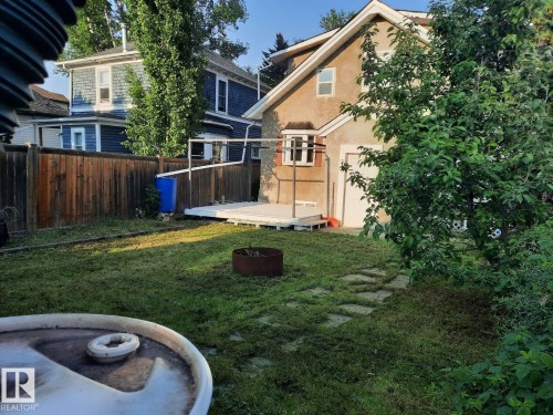 11242 95A Street, Edmonton, AB - Outdoor