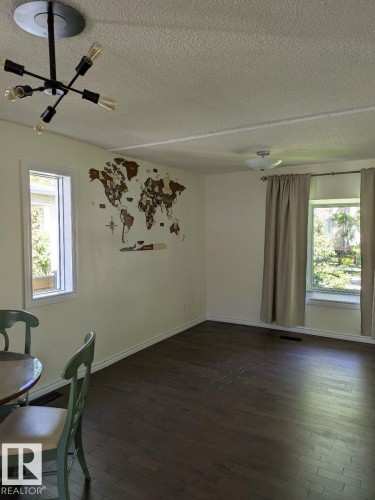 11242 95A Street, Edmonton, AB - Indoor