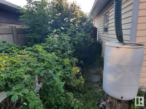 11242 95A Street, Edmonton, AB - Outdoor