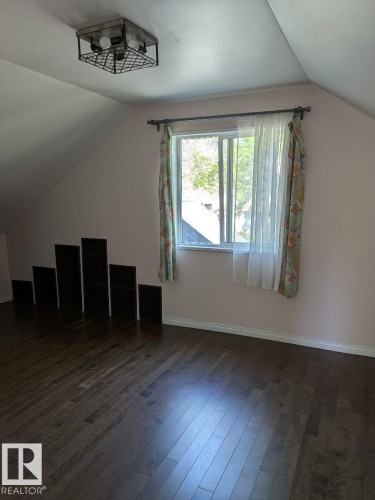 11242 95A Street, Edmonton, AB - Indoor Photo Showing Other Room