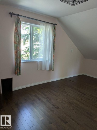 11242 95A Street, Edmonton, AB - Indoor Photo Showing Other Room