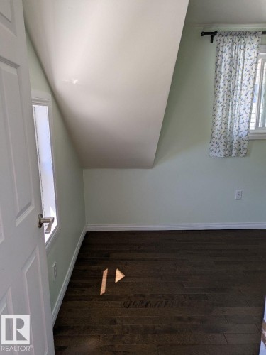 11242 95A Street, Edmonton, AB - Indoor Photo Showing Other Room