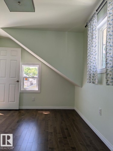 11242 95A Street, Edmonton, AB - Indoor Photo Showing Other Room