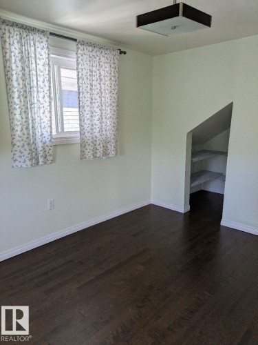 11242 95A Street, Edmonton, AB - Indoor Photo Showing Other Room