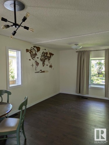 11242 95A Street, Edmonton, AB - Indoor