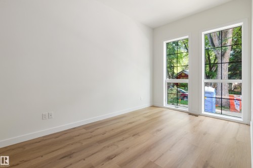 9807 90 Avenue, Edmonton, AB - Indoor Photo Showing Other Room