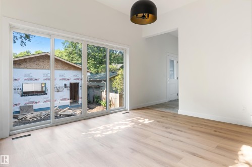 9807 90 Avenue, Edmonton, AB - Indoor