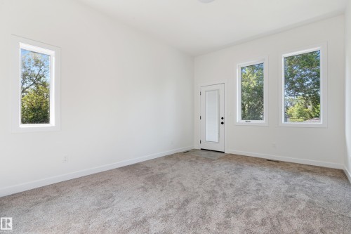 9807 90 Avenue, Edmonton, AB - Indoor Photo Showing Other Room