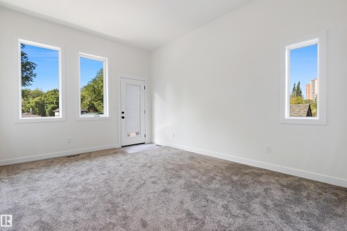 9807 90 Avenue, Edmonton, AB - Indoor Photo Showing Other Room