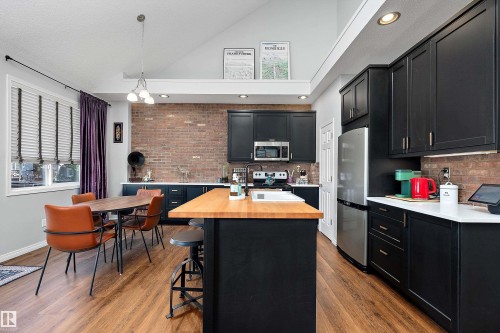 24 4821 Terwillegar Common, Edmonton, AB - Indoor Photo Showing Kitchen With Upgraded Kitchen